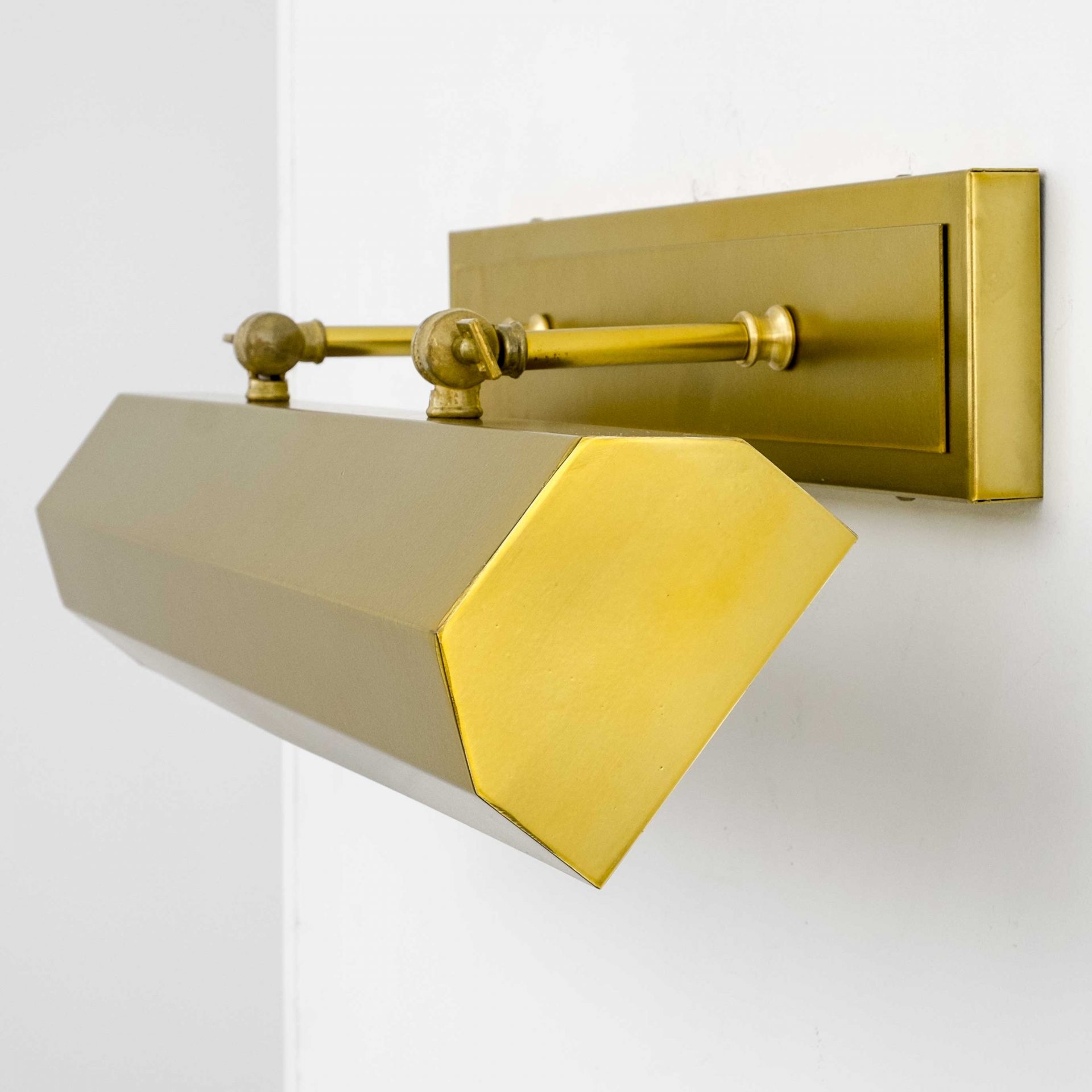 Paintings Wall Sconces in Brass Finish Blog Luzvintage